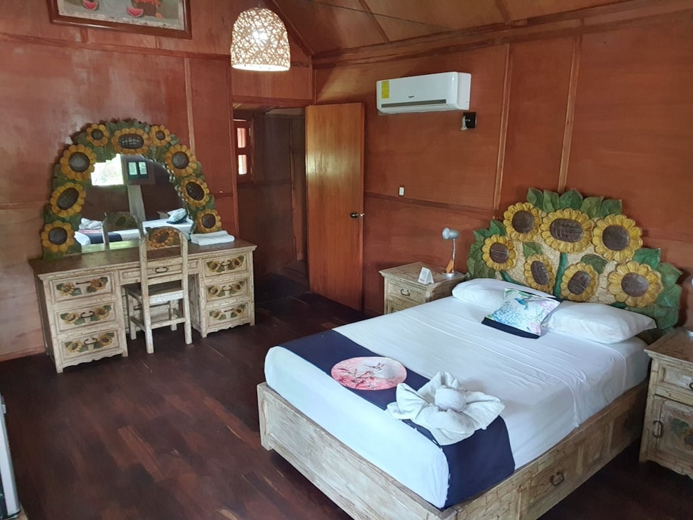 Deluxe Cabin, 1 Double Bed, Garden View, Tower