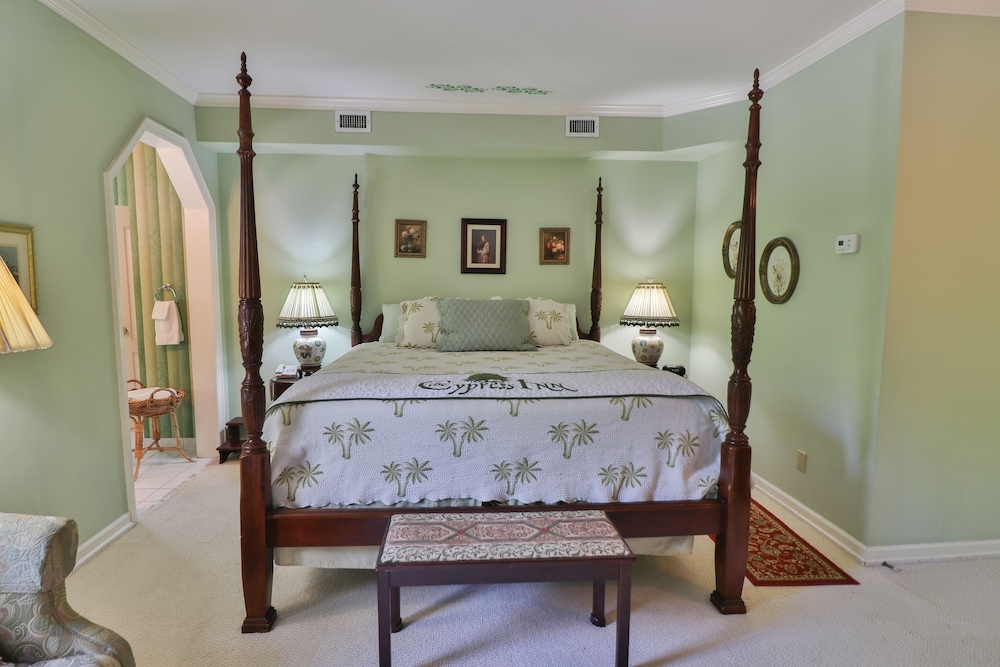 Carolina Room photo 3