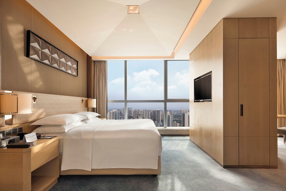 Deluxe Suite, 1 King Bed