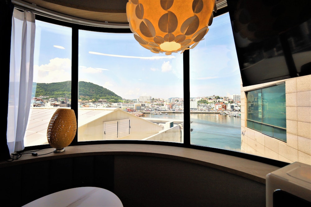 Deluxe Room, Ocean View photo 3