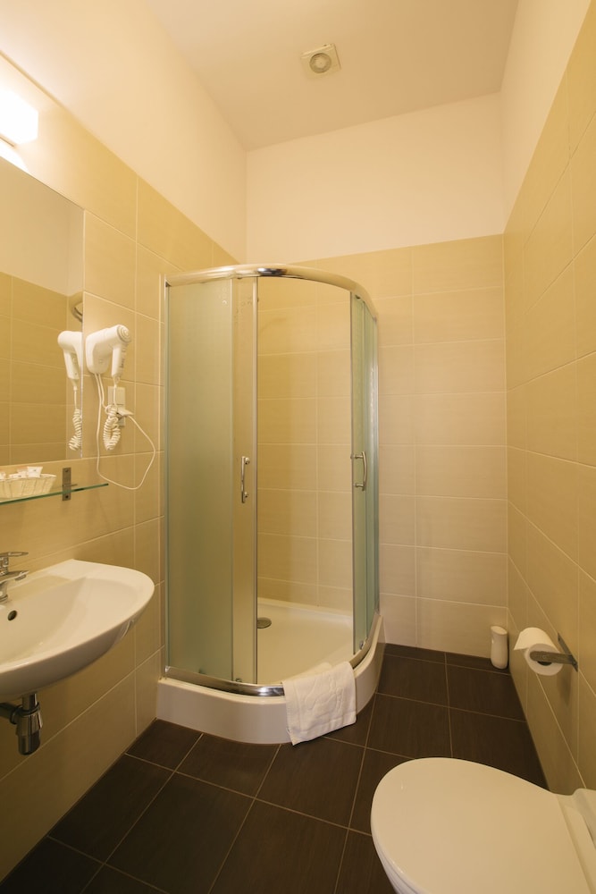 Classic Double or Twin Room - Photo 3