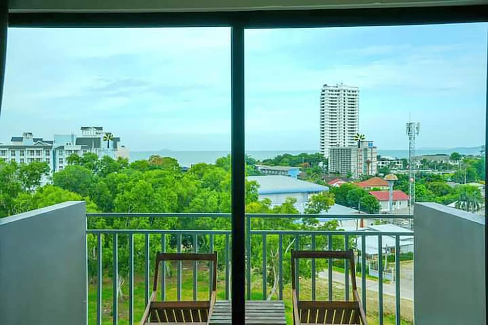 Standard Double Room - Photo 11