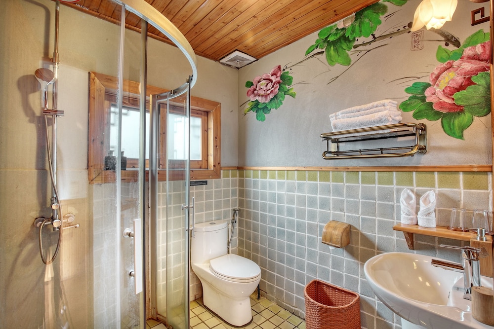Junior Twin Room, Multiple Beds, Ensuite, River View photo 3