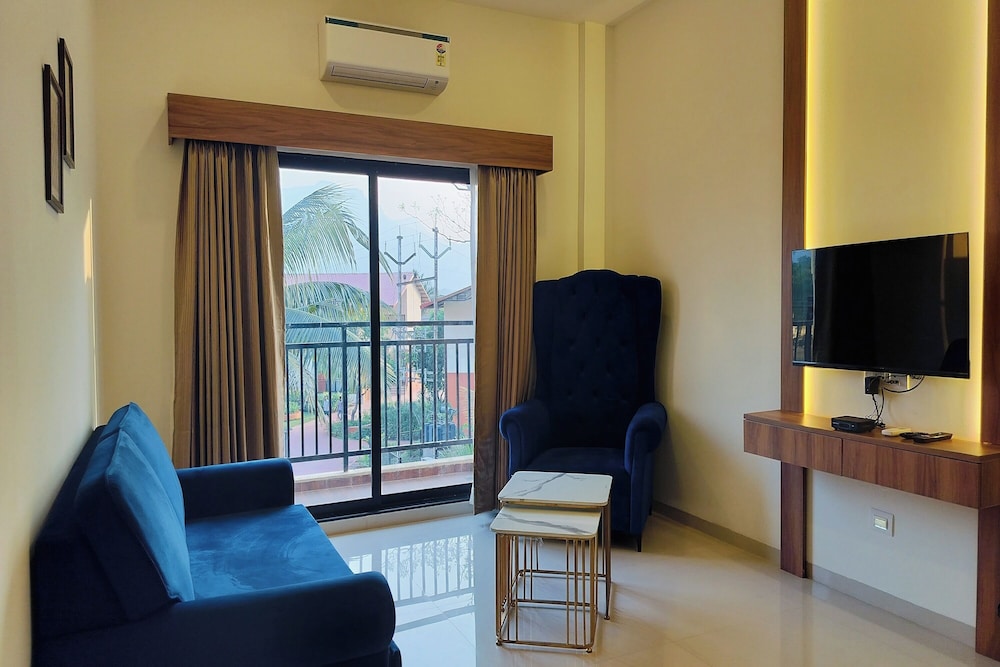 Signature Suite - Photo 4