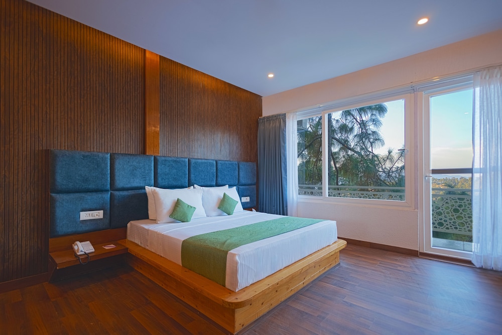 Valley View Room with Balcony photo 2