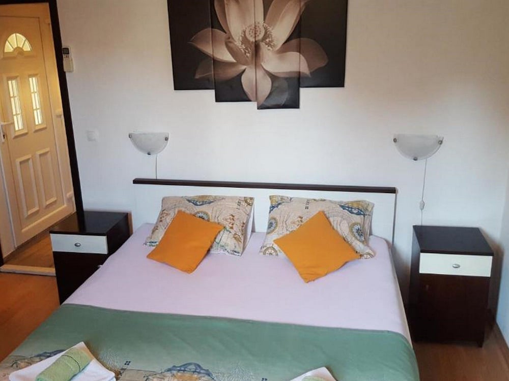 Apartment (One Bedroom Apartment with City View)