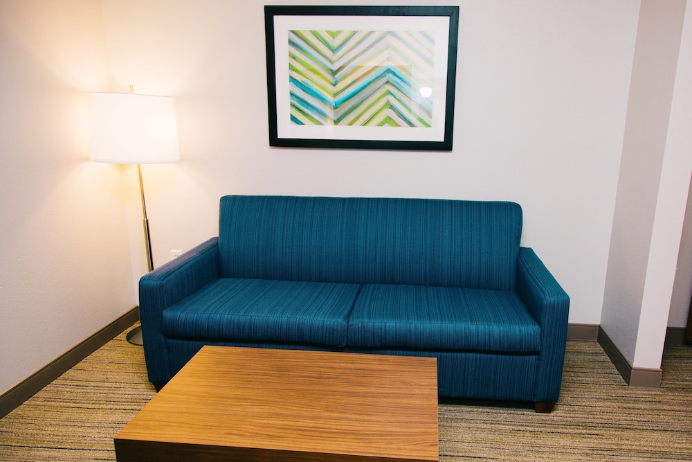 Suite, 1 Bedroom, Accessible (1 King, Comm, Tub) - Photo 2