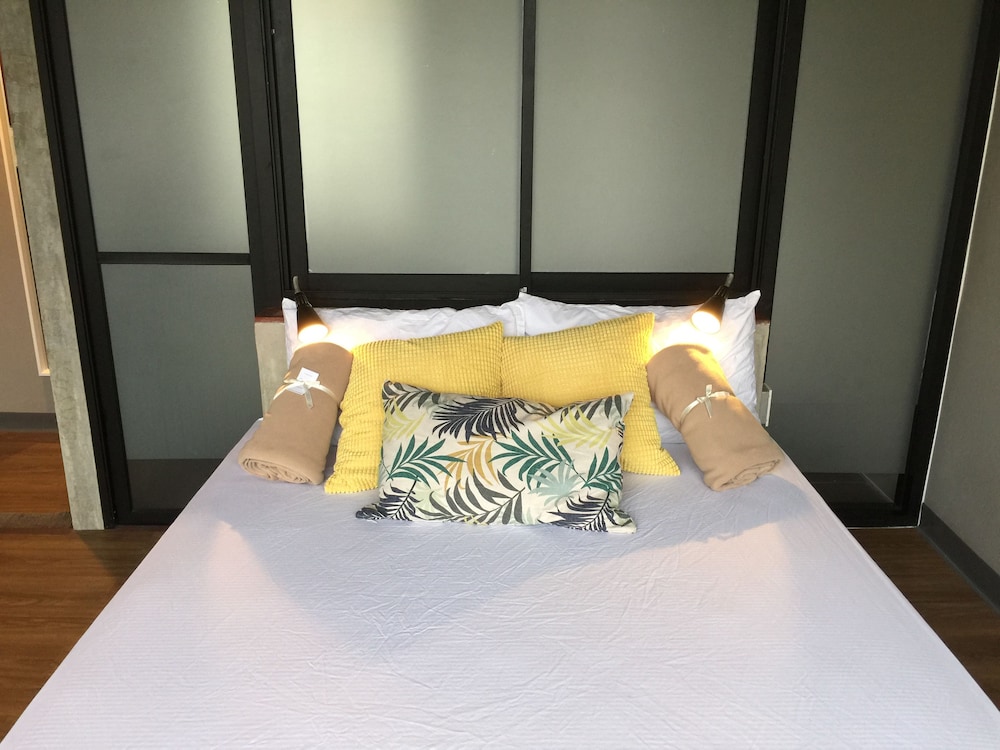 Double Room (4th Floor/ No Elevator) photo 1