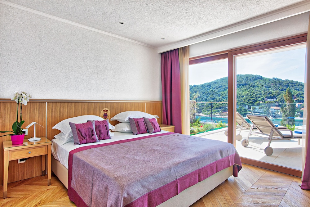 Luxury Apartment, 2 Bedrooms, Balcony, Sea View photo 1