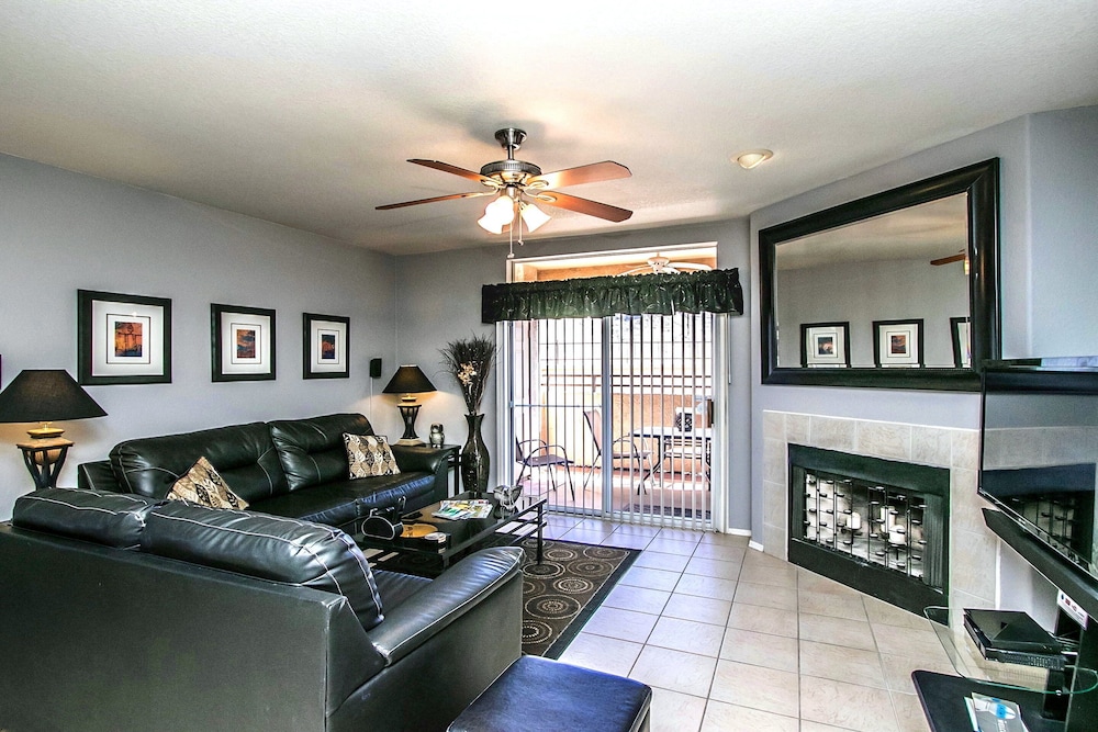 Premium Condo, 2 Bedrooms, Patio, Mountain View