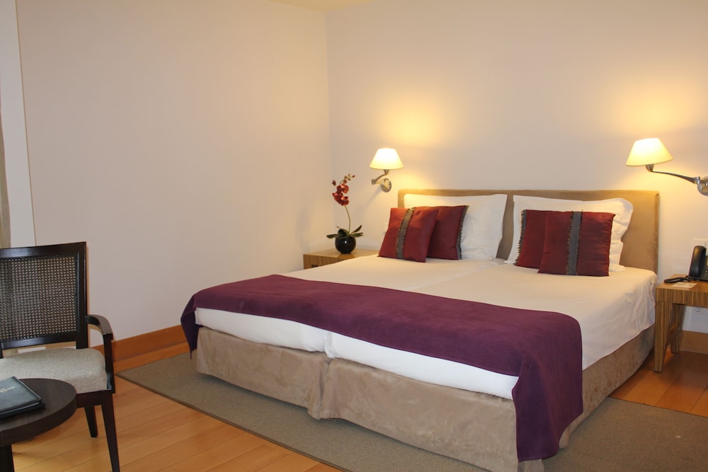 Twin Room, Pool View - Photo 1