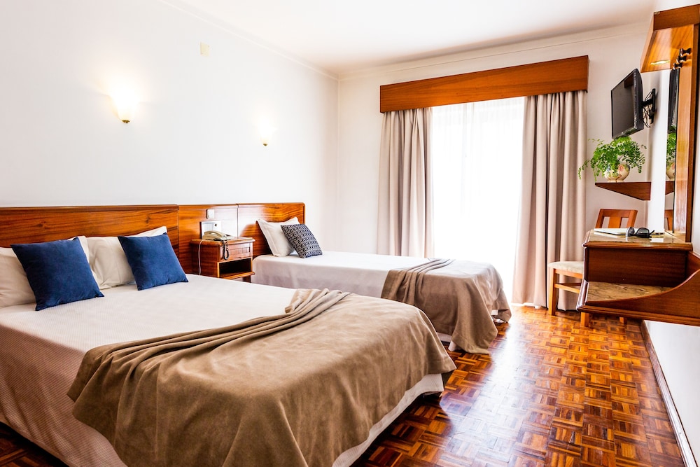 Triple Twin Room - Photo 1