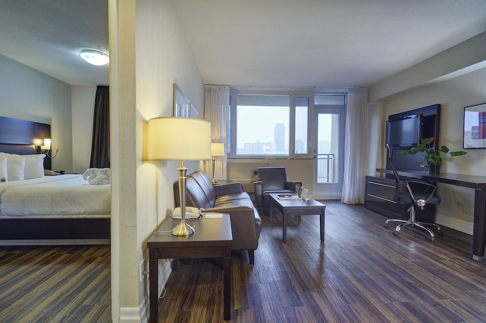 Deluxe One Bedroom Suite - Photo 1