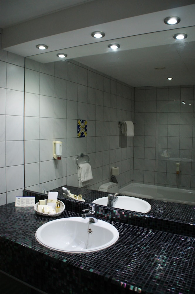 Deluxe Room, 1 Double Bed, Non Smoking - Photo 6