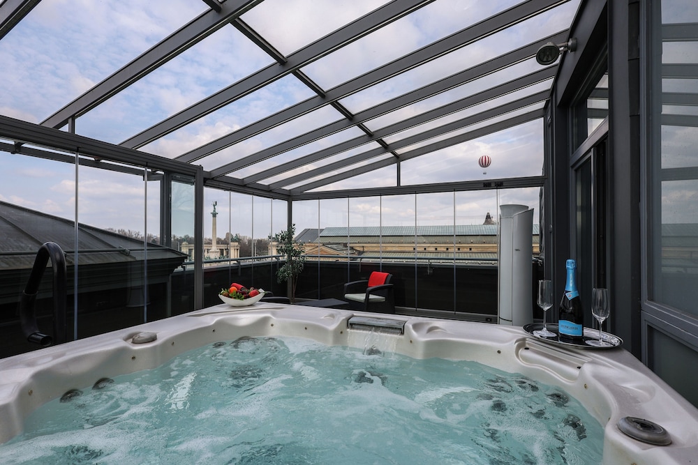 Luxury Suite, 1 Bedroom, Hot Tub - Photo 6