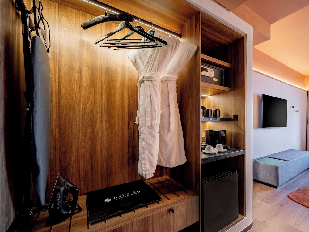 Premium Apartment, 1 Queen Bed (Executive) thumbnail 5