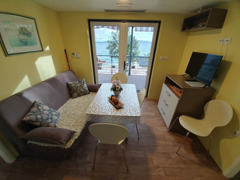 Mobile Home Sea View with Jacuzzi photo 3