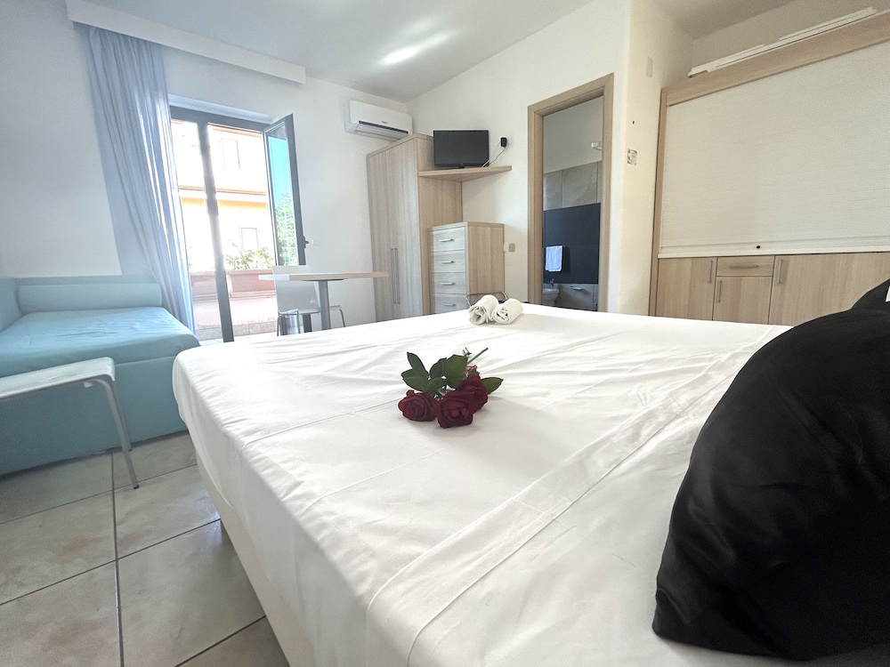 Double Room - Photo 8