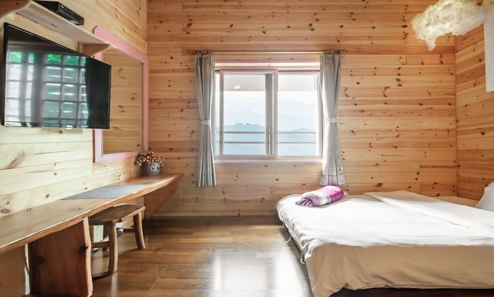 Double Room, Mountain View