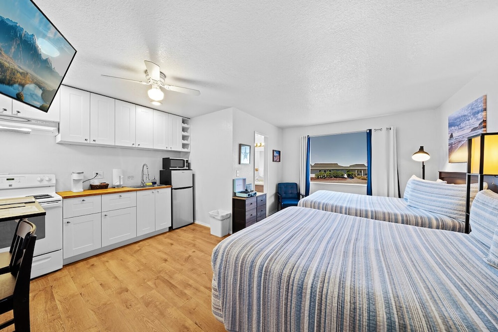 Comfort Studio, 2 Queen Beds, Kitchenette photo 1