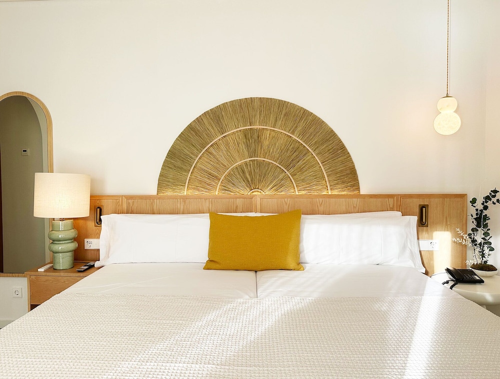 Deluxe Double Room, Balcony, Sea View - Photo 1