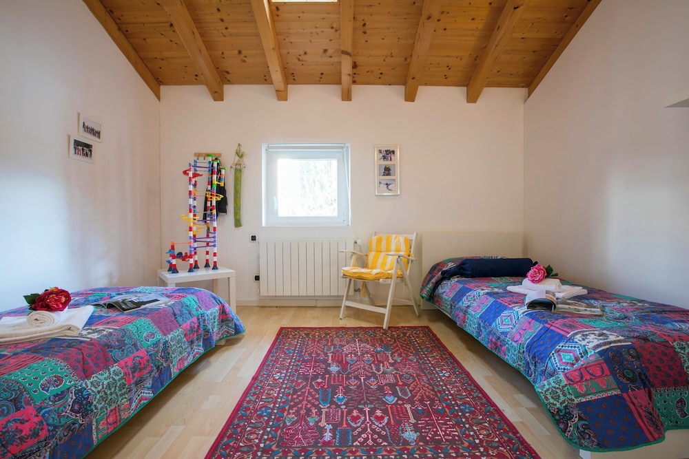 Family Apartment, Multiple Bedrooms, 2 Bathrooms (Franklin House)