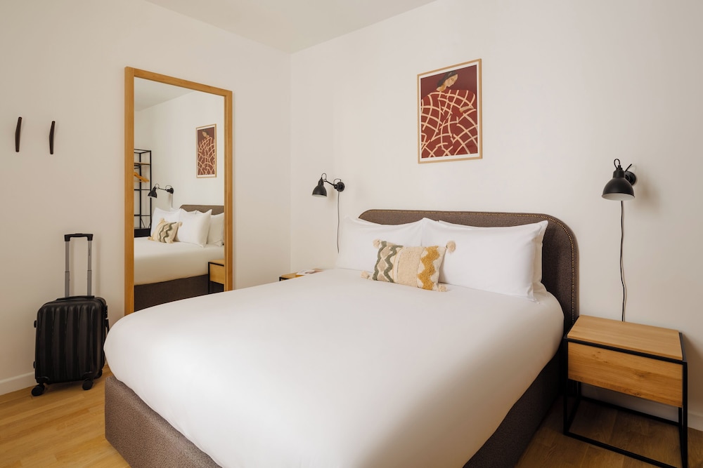 Studio, 1 Double Bed, Courtyard View photo 3