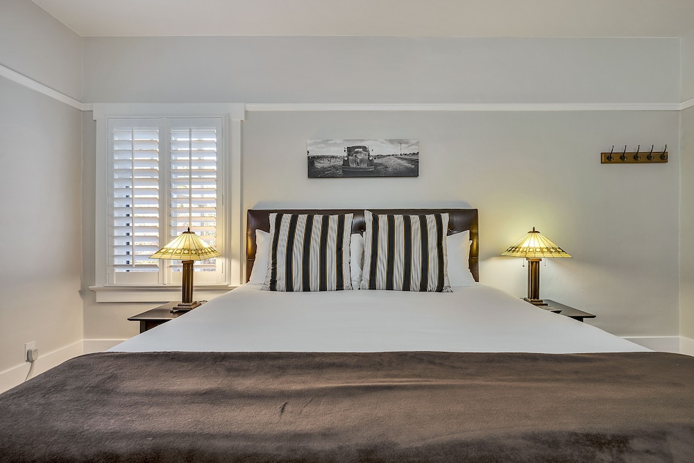Luxury Suite photo 2