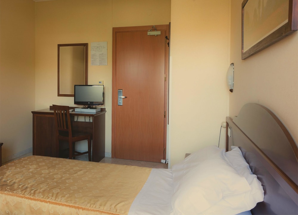 Single Room photo 3