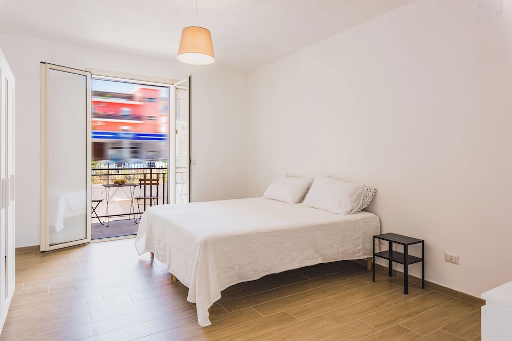 Basic Apartment photo 1