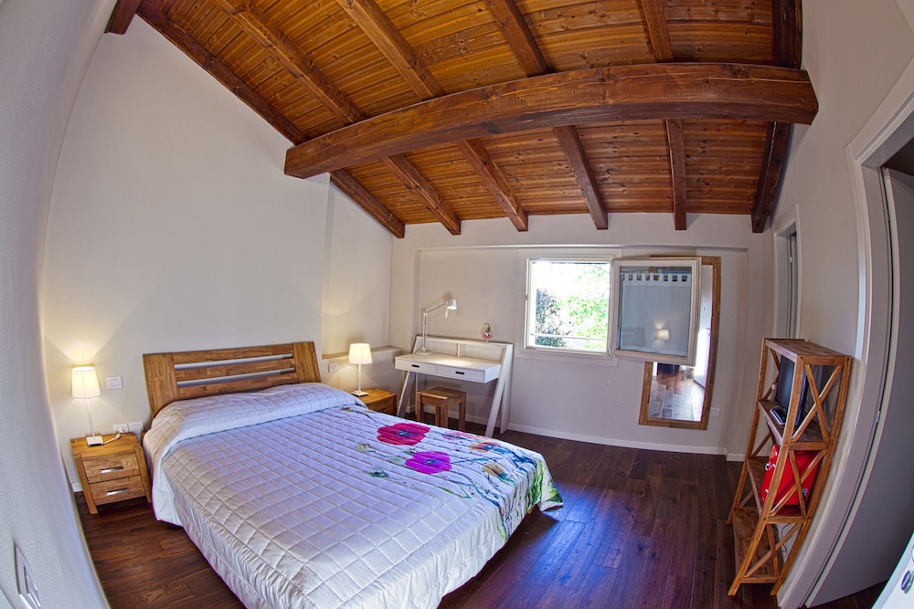 Double Room, 1 Queen Bed photo 2