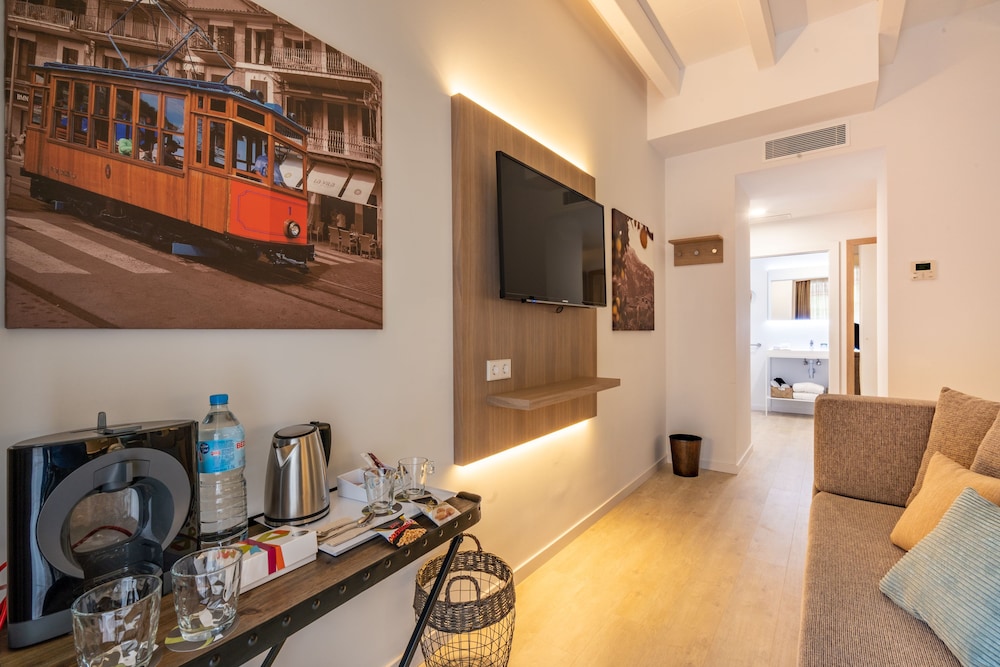 Junior Suite, City View - Photo 2