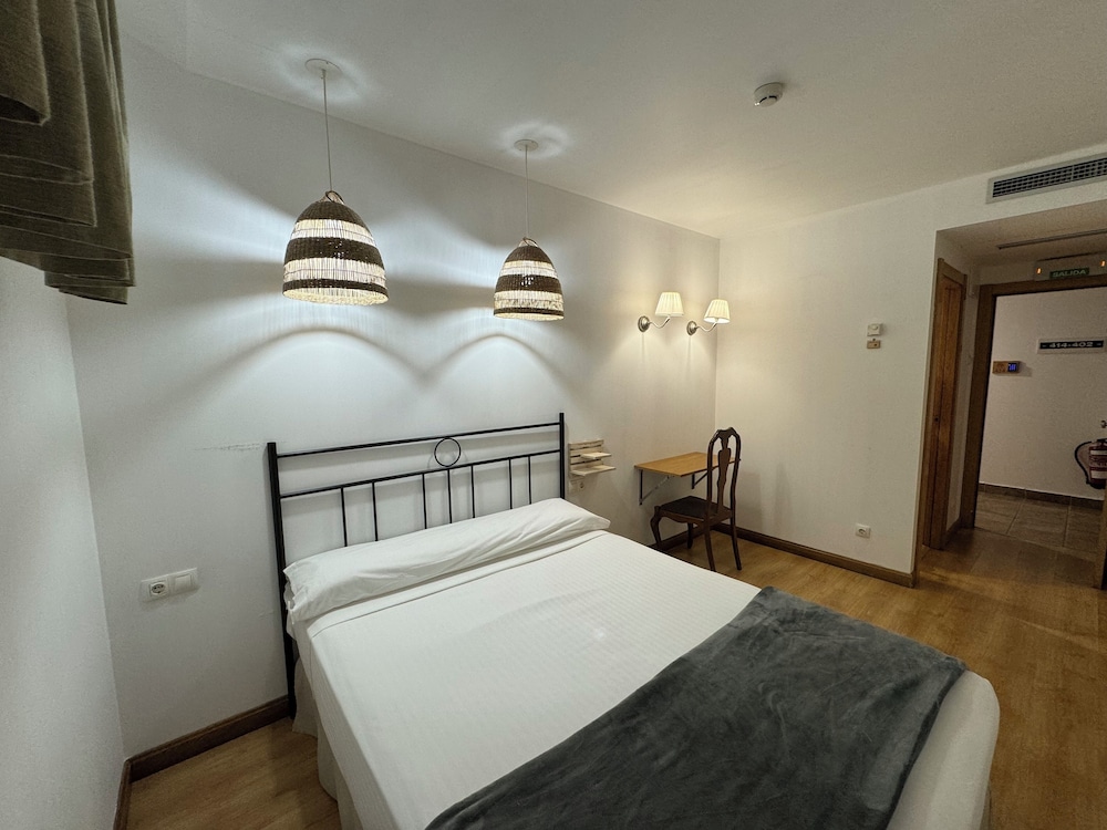 Basic Double Room photo 3