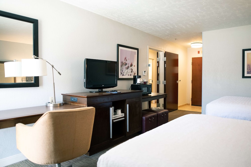 Room, 2 Queen Beds, Accessible (Hearing) photo 1