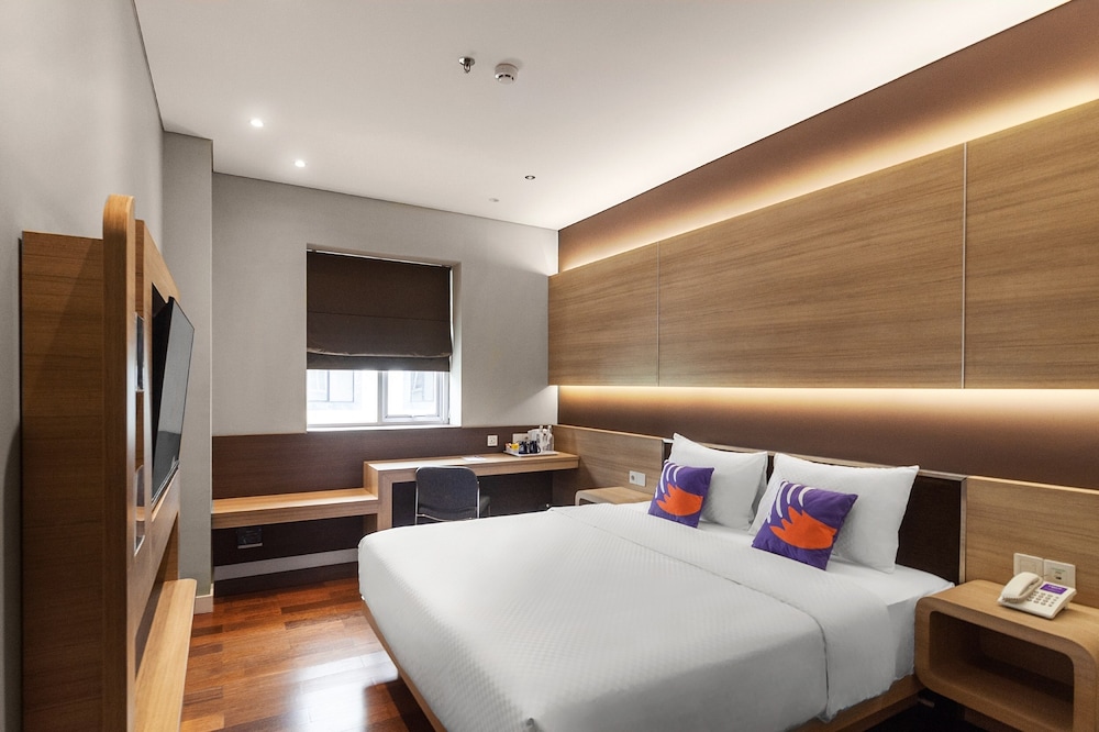 Standard Room, 1 King Bed