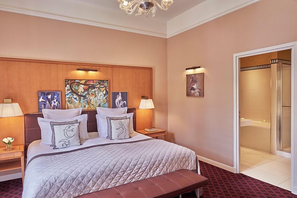Suite, 1 Double Bed with Sofa bed