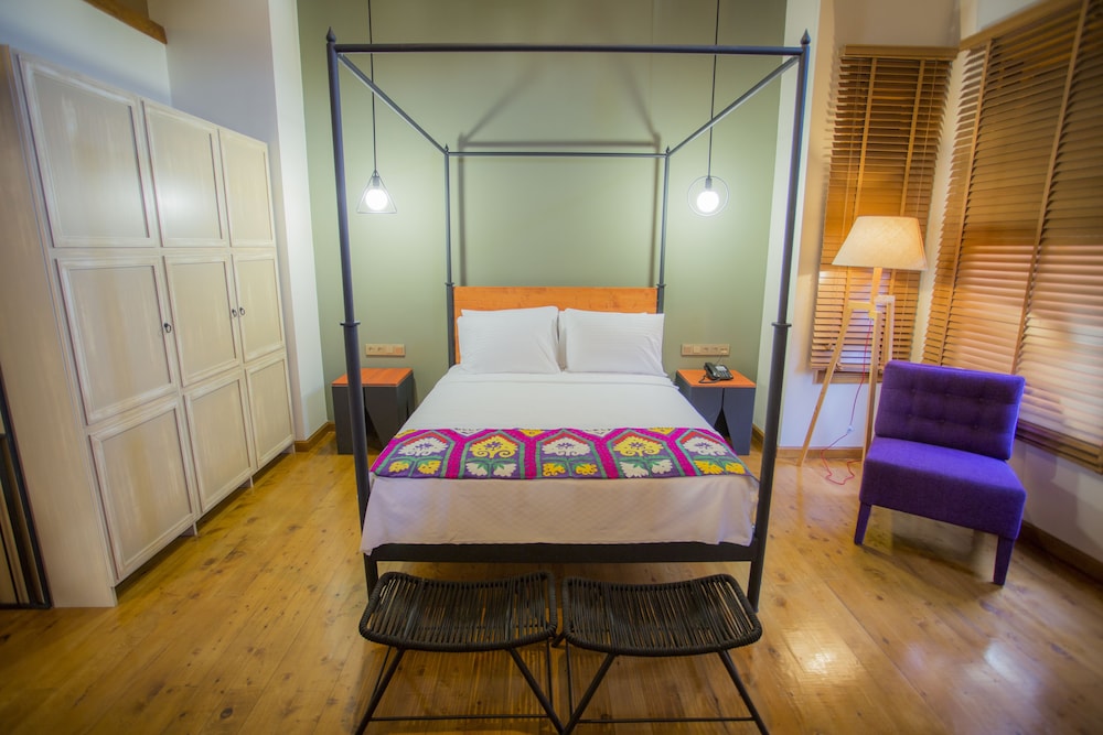Deluxe Room (DLX8)