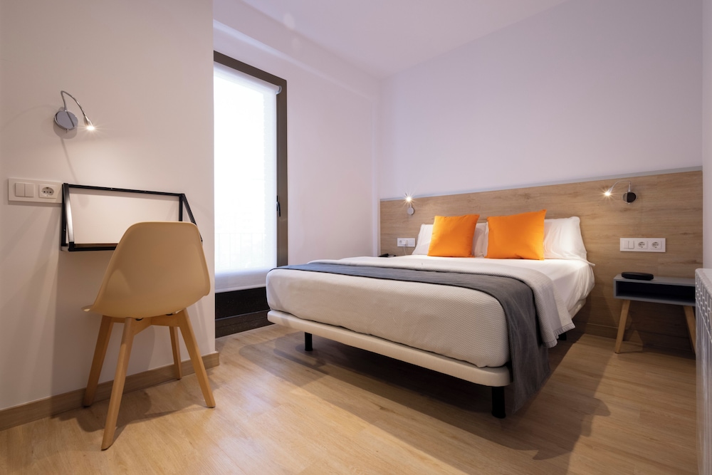 Comfort Room, Balcony, City View