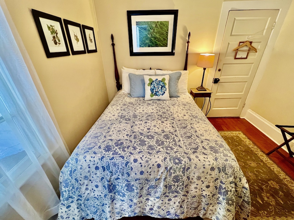 Stout Grove Suite photo 2