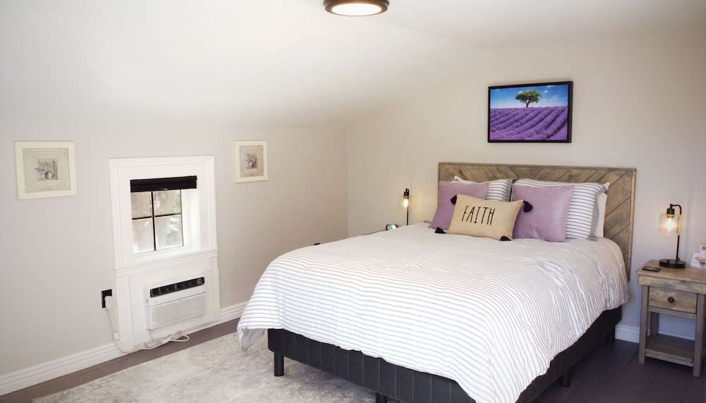 Suite 10 Lavender Loft photo 1