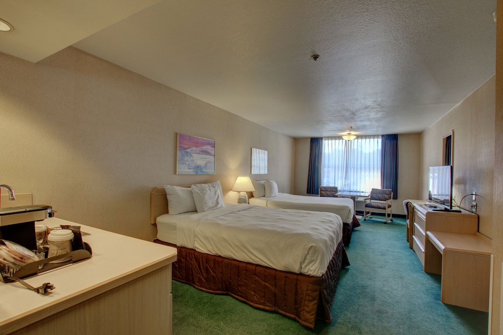 Superior Room, 2 Queen Beds - Photo 7