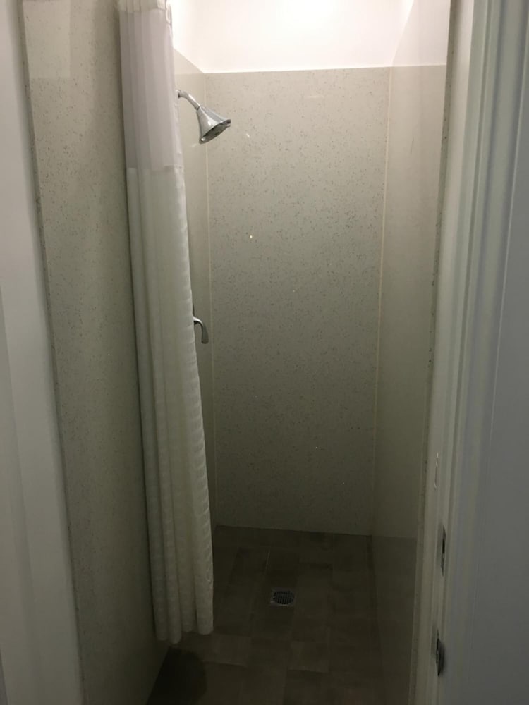 Bartlett Economy Bunks, Hall Bath Longstay - Photo 13