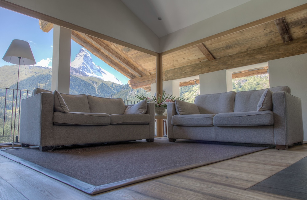 Large Apartment - First Floor, incl. cleaning fee CHF 250