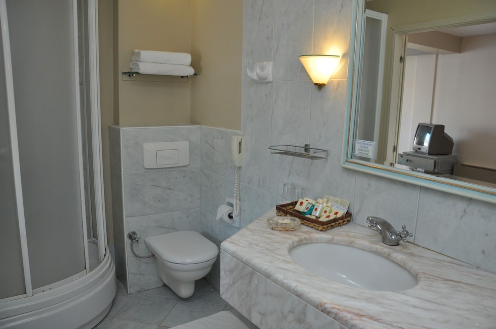 Junior Suite, Sea View, Corner - Photo 5