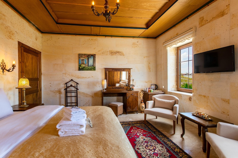 Deluxe Room, 1 King Bed photo 1
