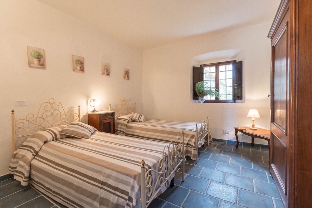 Family Apartment, 2 Bedrooms, Pool Access, Ground Floor photo 3