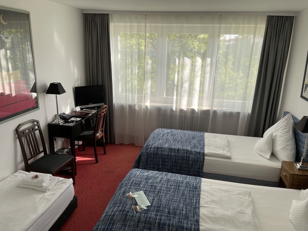 Triple Room, City View