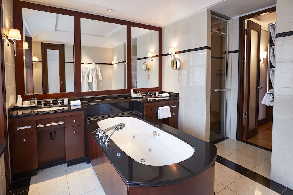 Brandenburger Tor Suite