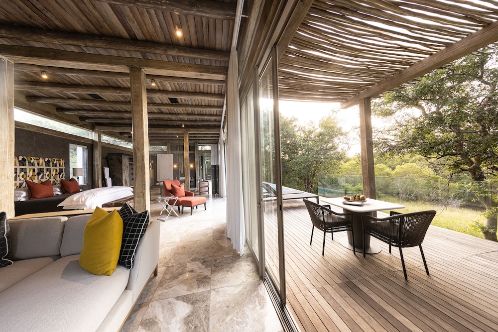 Superior Villa photo 2