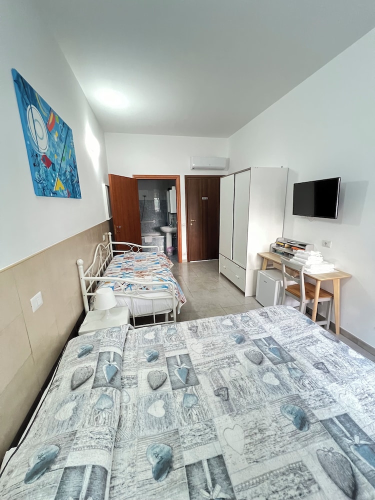 Classic Triple Room photo 1